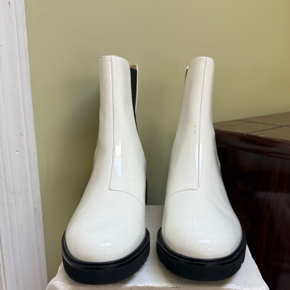 Stuart Weitzman white Yuliana 60MM Chelsea Booties size 8 women H31N4 - Picture 4 of 11